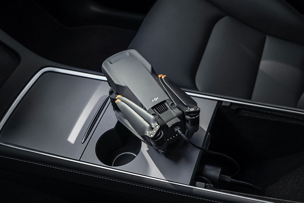 Автомобильное зарядное устройство DJI 65 Вт